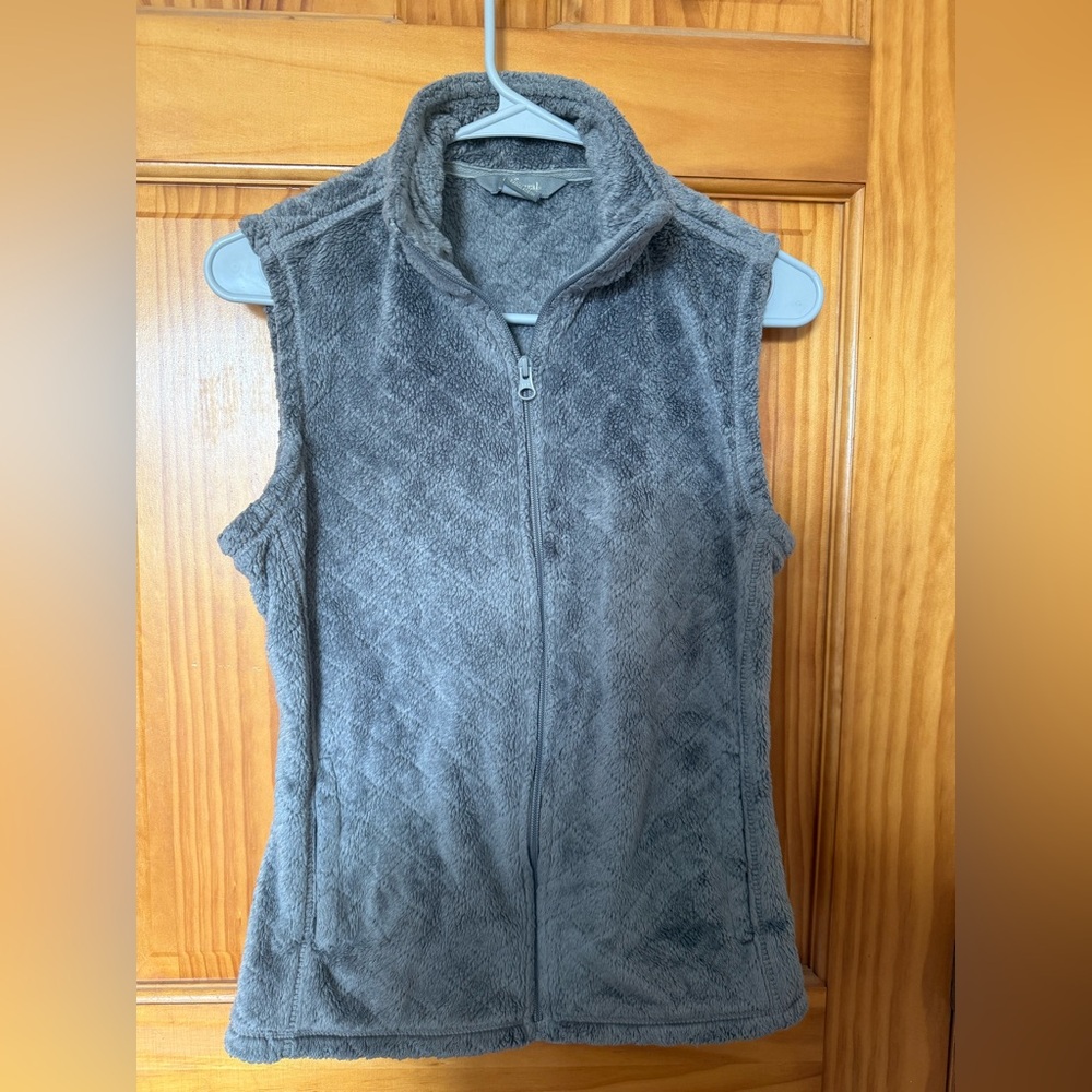**MUST BE BUNDLED Gray Fleece Zip-Up Vest
